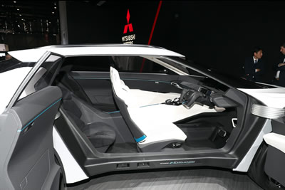 -Mitsubishi e-Evolution Electric SUV Concept 
